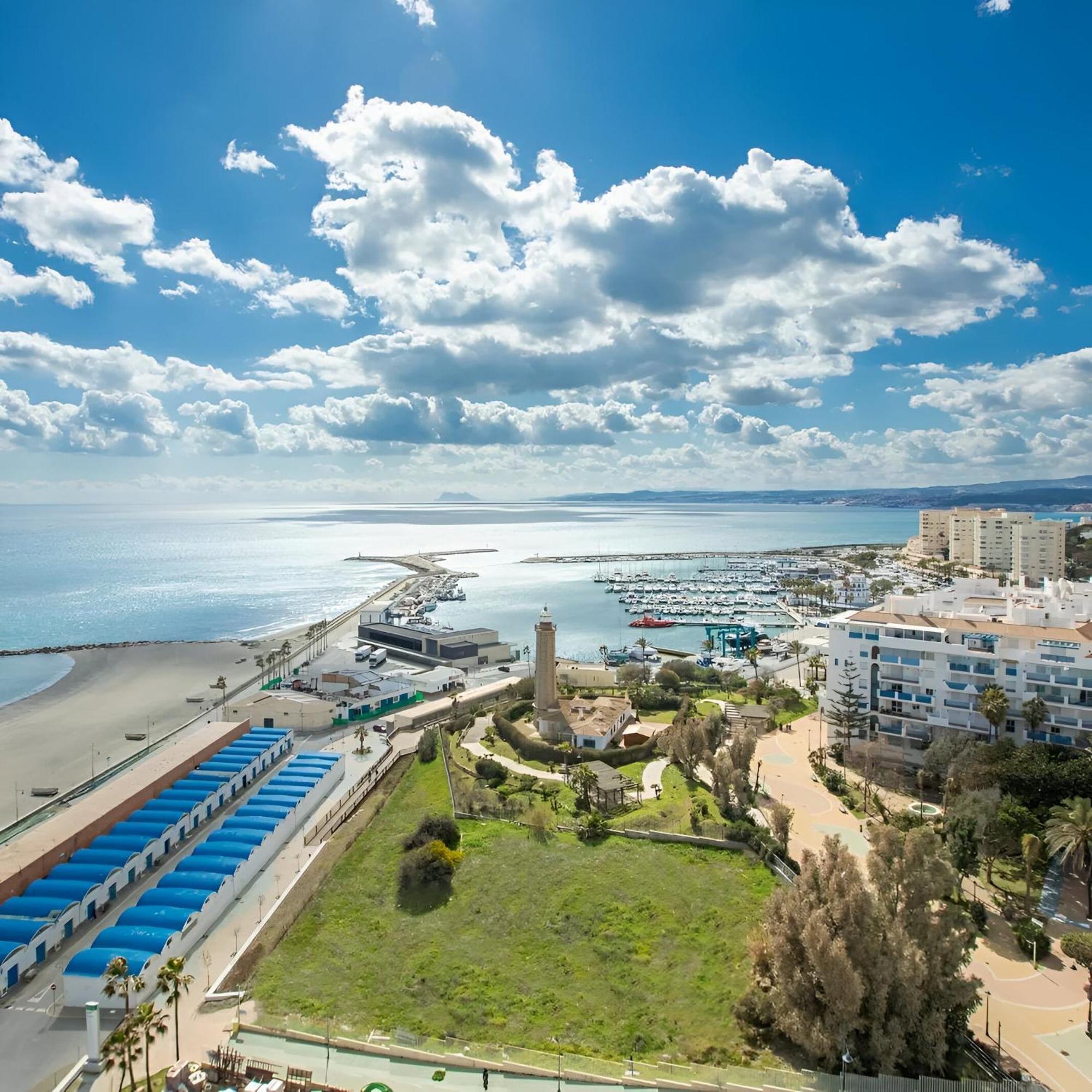 Moderno Piso Centrico 3 Habitaciones Junto Al Mar Естепона Екстериор снимка