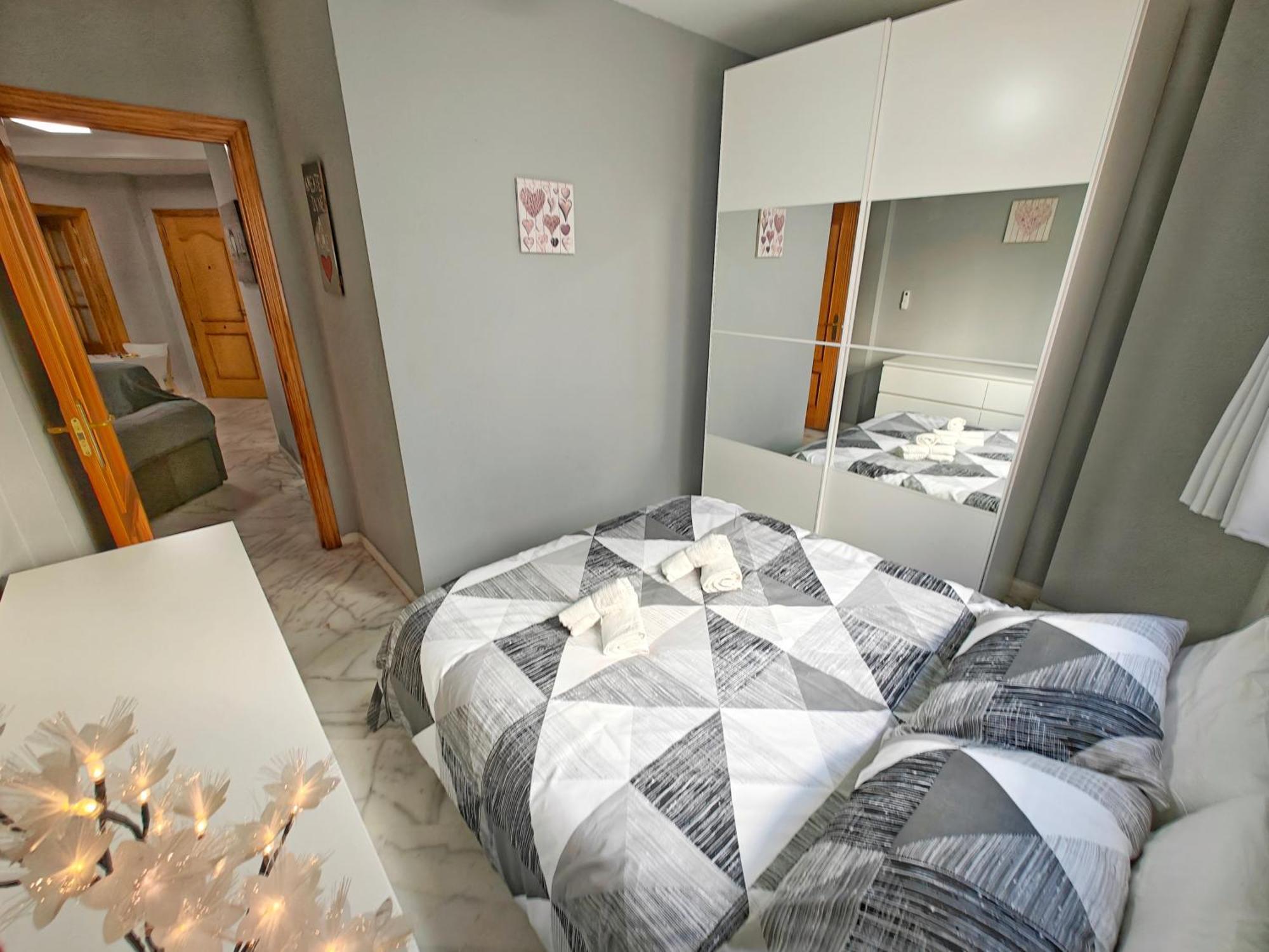 Moderno Piso Centrico 3 Habitaciones Junto Al Mar Естепона Екстериор снимка